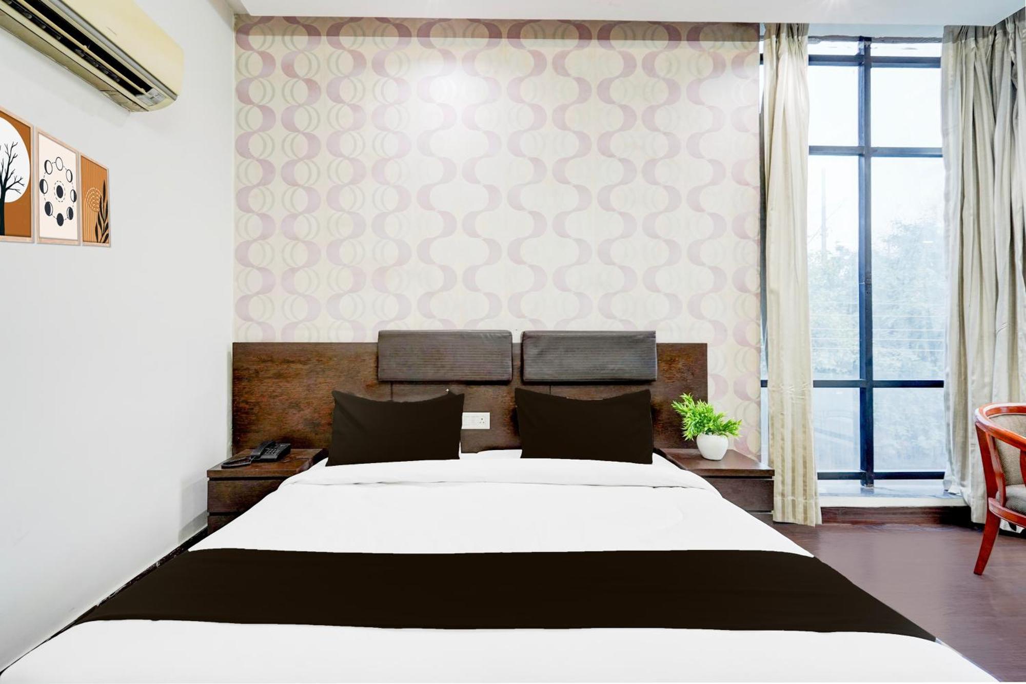 מלון Super Townhouse Sector 51 Noida Near Metro Station מראה חיצוני תמונה