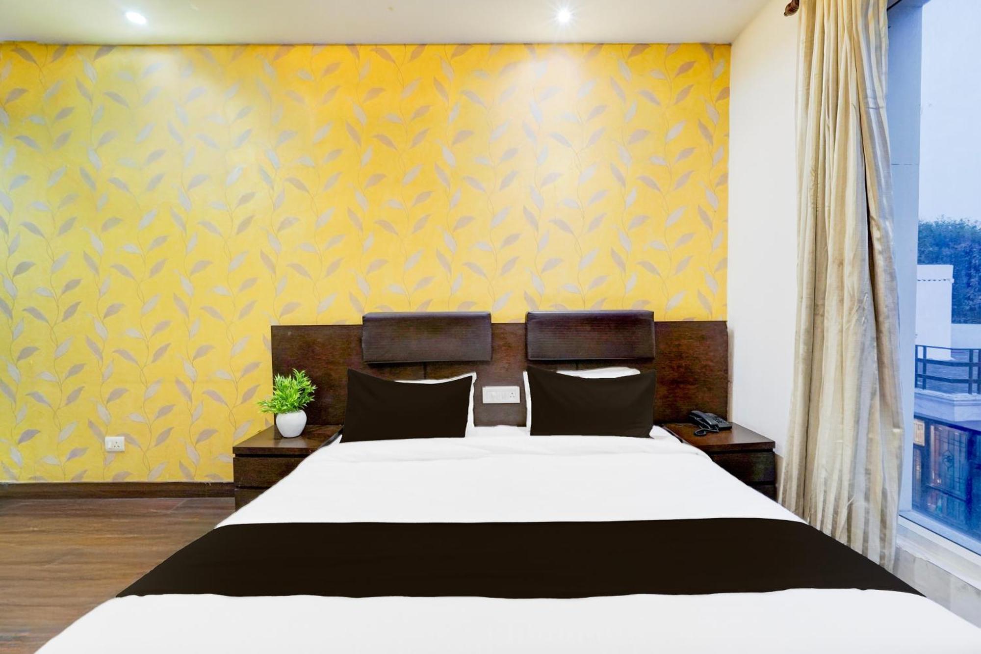 מלון Super Townhouse Sector 51 Noida Near Metro Station מראה חיצוני תמונה