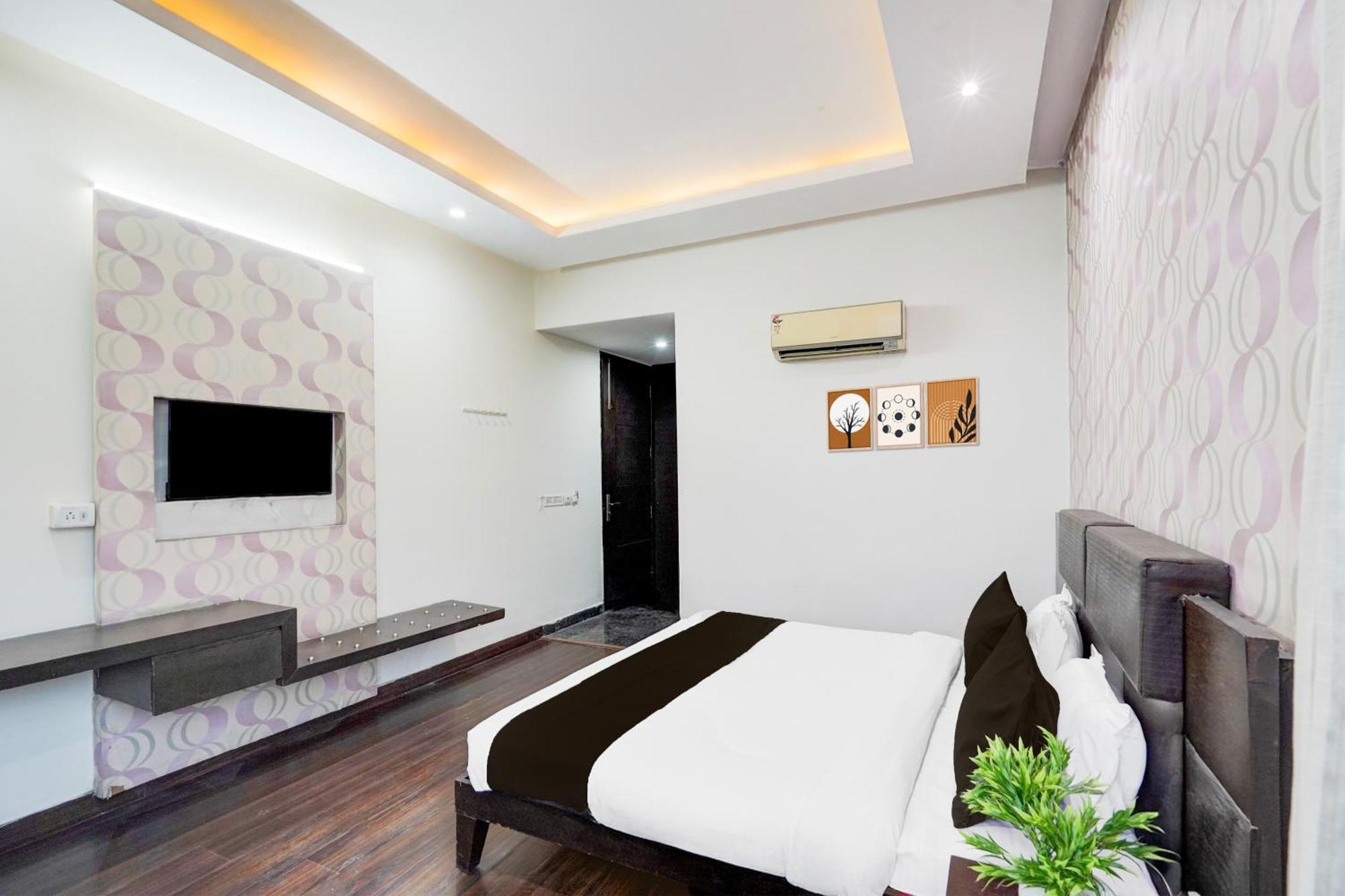 מלון Super Townhouse Sector 51 Noida Near Metro Station מראה חיצוני תמונה