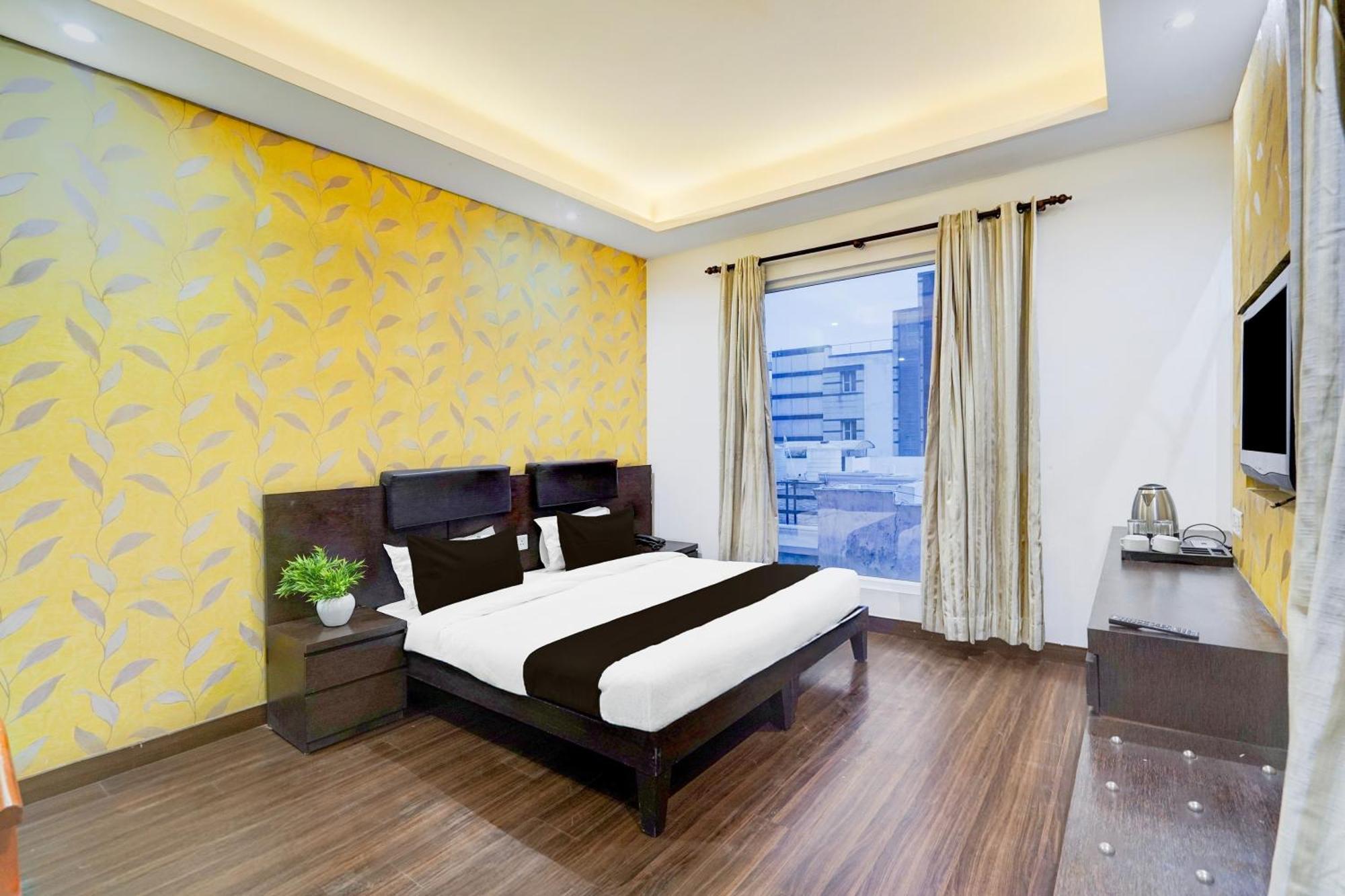 מלון Super Townhouse Sector 51 Noida Near Metro Station מראה חיצוני תמונה