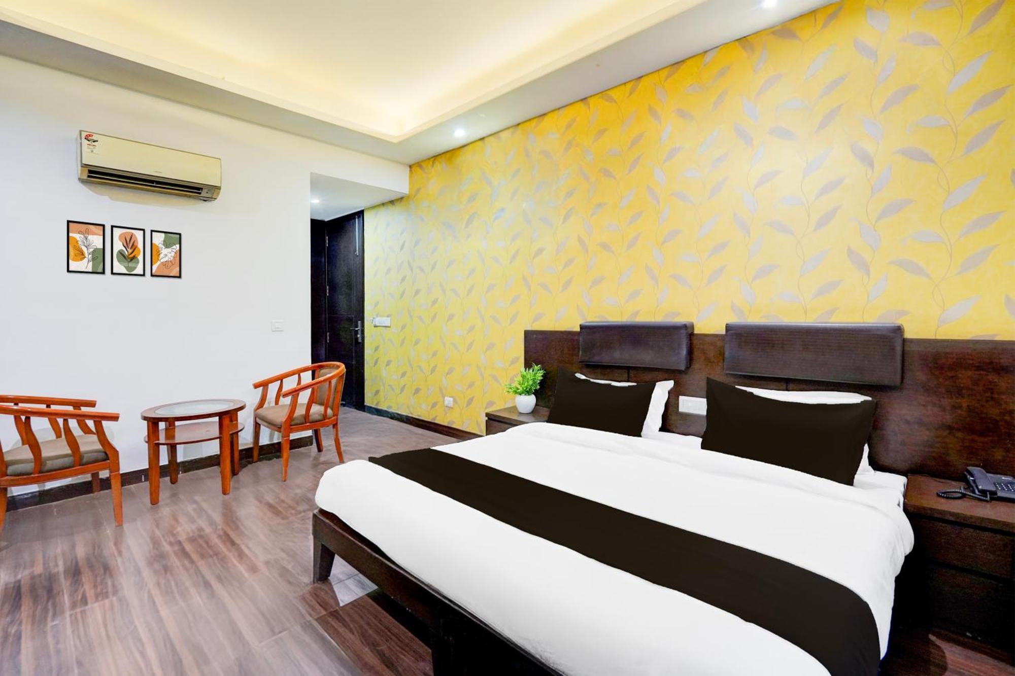 מלון Super Townhouse Sector 51 Noida Near Metro Station מראה חיצוני תמונה