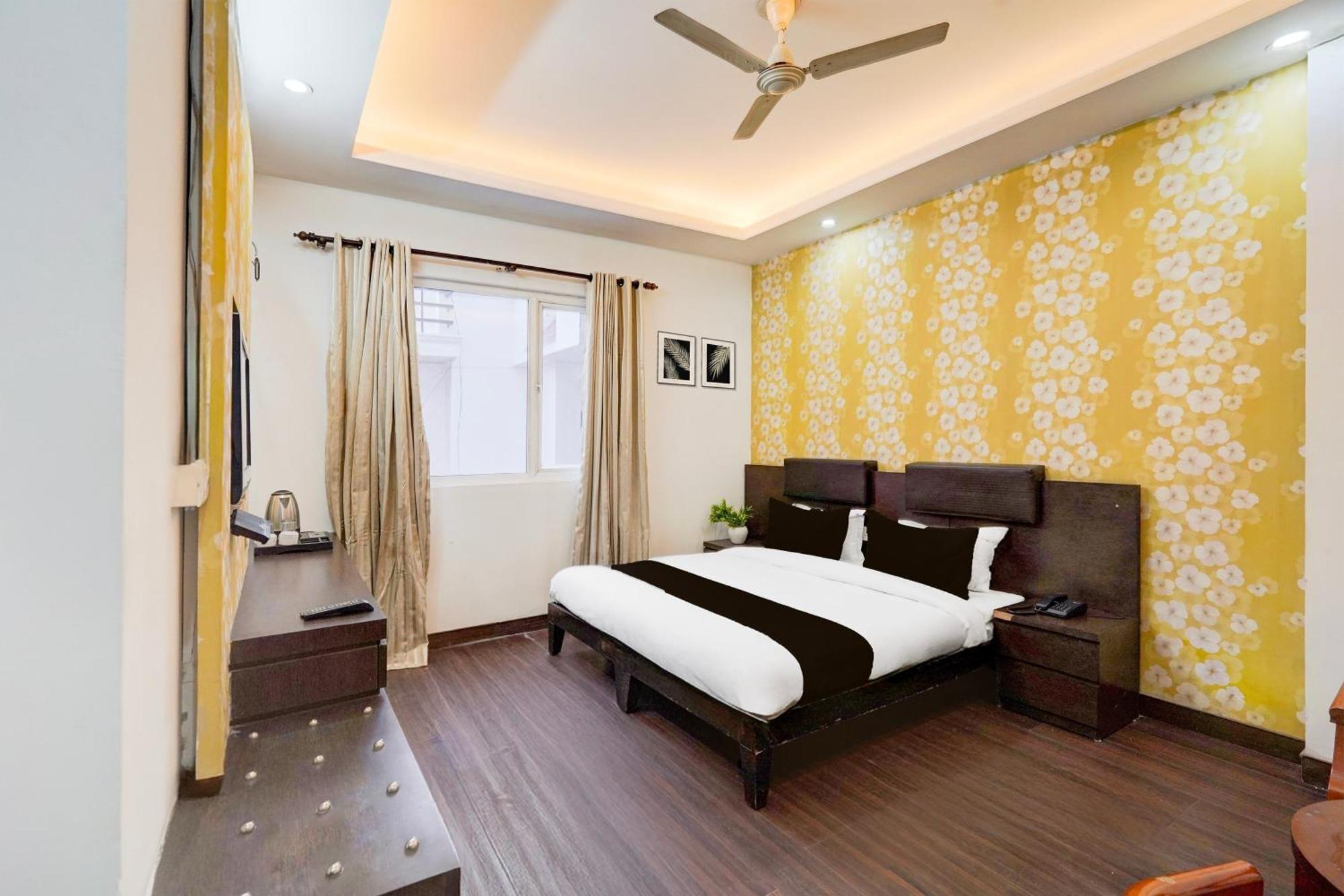 מלון Super Townhouse Sector 51 Noida Near Metro Station מראה חיצוני תמונה