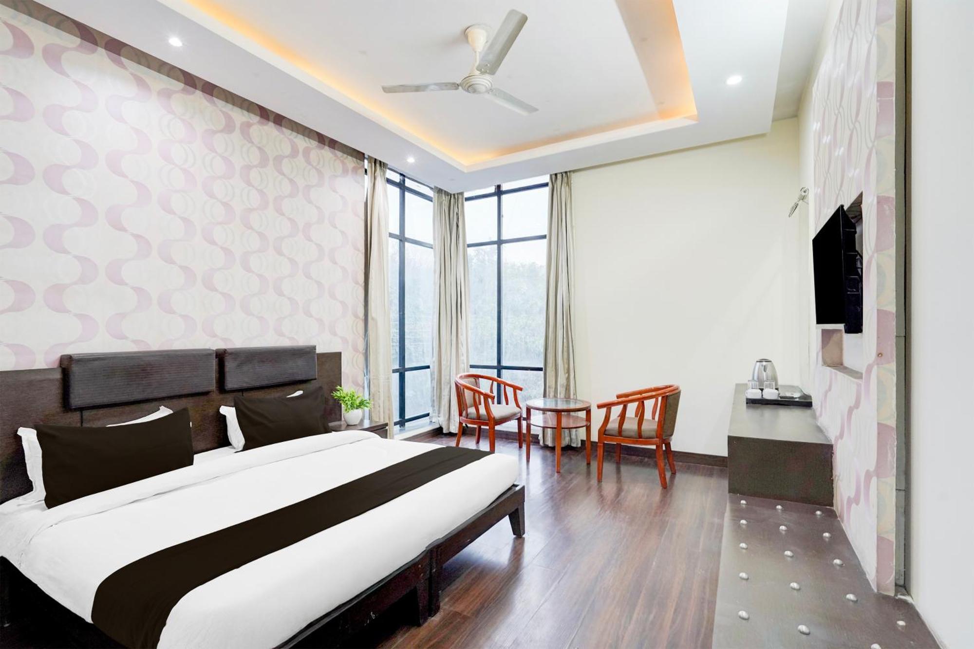 מלון Super Townhouse Sector 51 Noida Near Metro Station מראה חיצוני תמונה