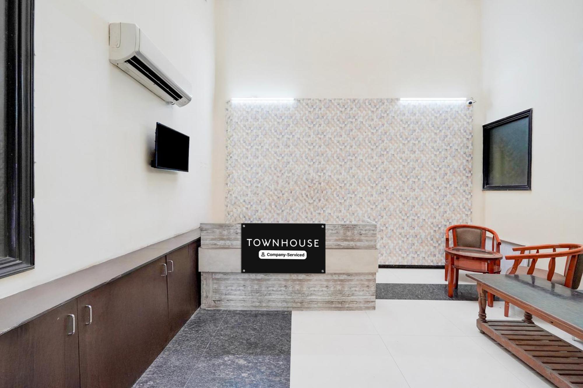 מלון Super Townhouse Sector 51 Noida Near Metro Station מראה חיצוני תמונה